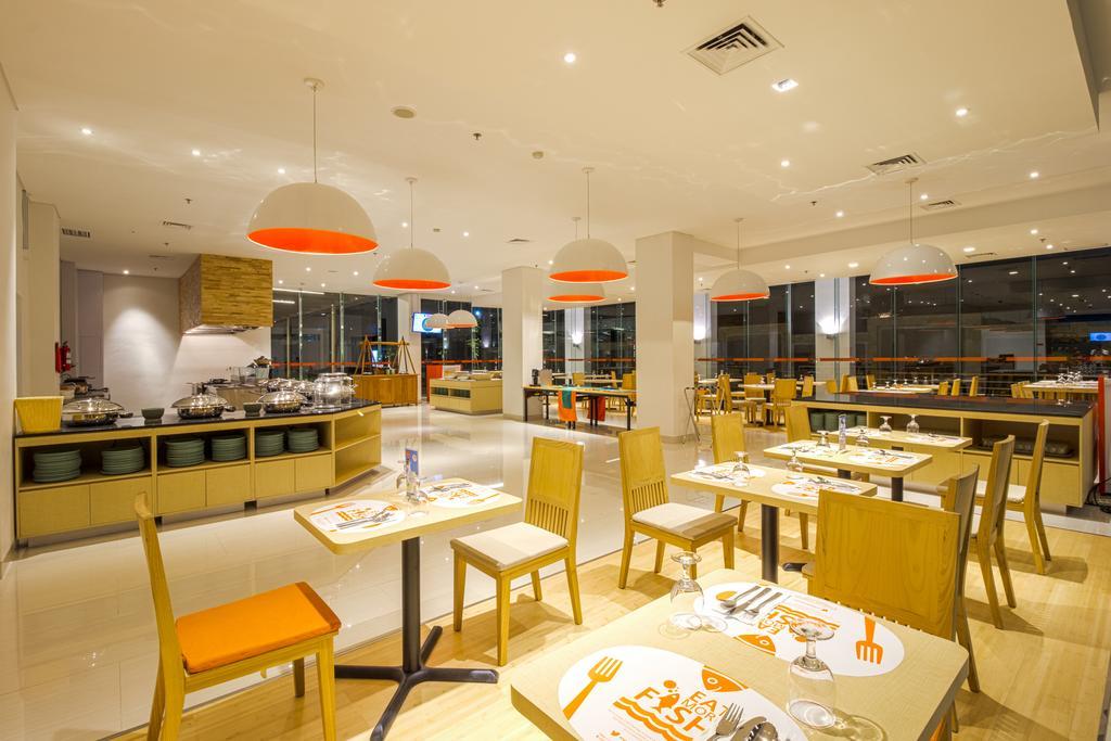 Harris Hotel And Conventions Denpasar Exteriér fotografie